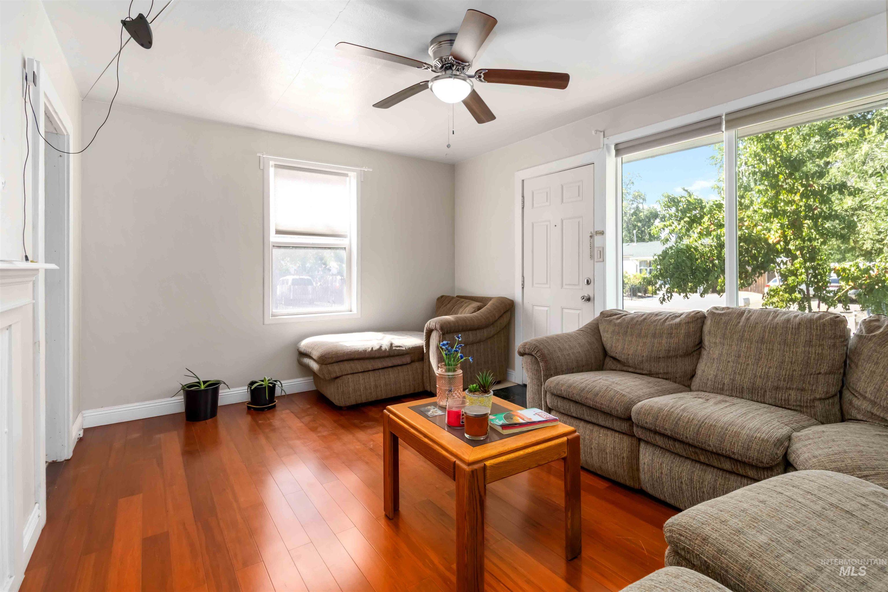 3869 & 3883 W Custer Dr