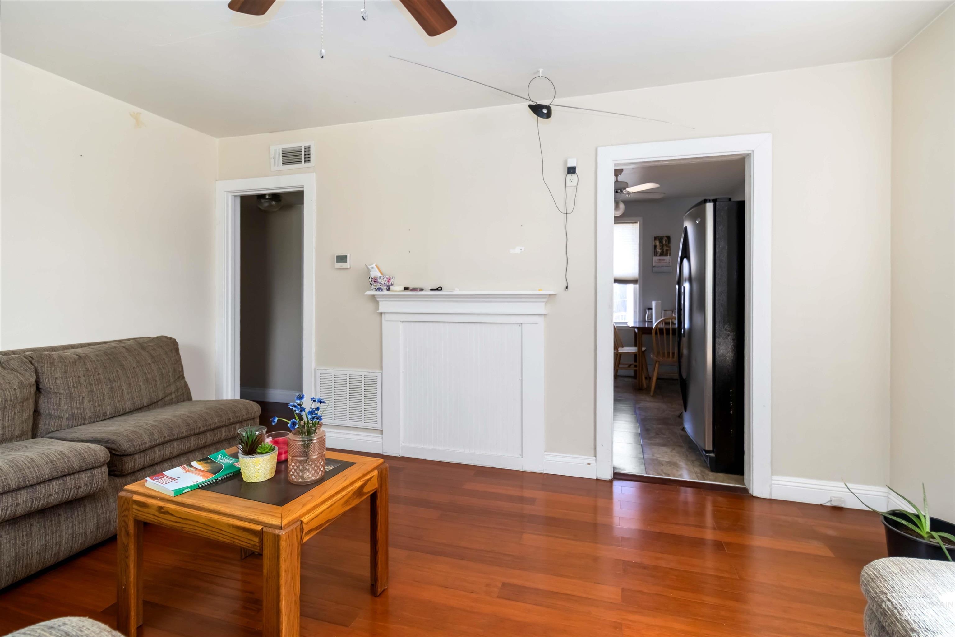 3869 & 3883 W Custer Dr