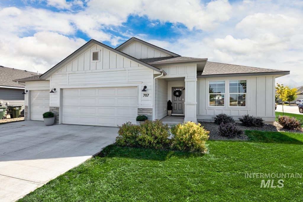 Photo of 787 W Treehouse Way, Kuna, ID 83634 (MLS # 98963497)