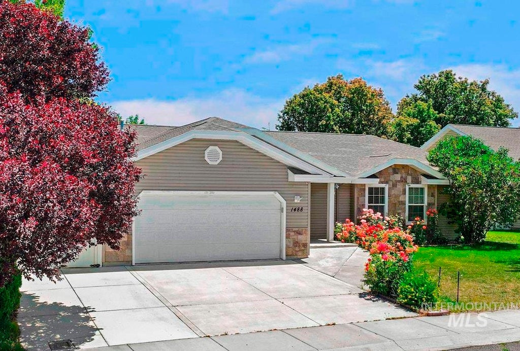 Photo of 1488 Northern Pine Drive, Twin Falls, ID 83301 (MLS # 98991691)