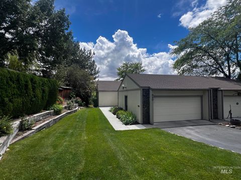 Photo of 640 Morrison Street, Twin Falls, ID 83301 (MLS # 98992808)