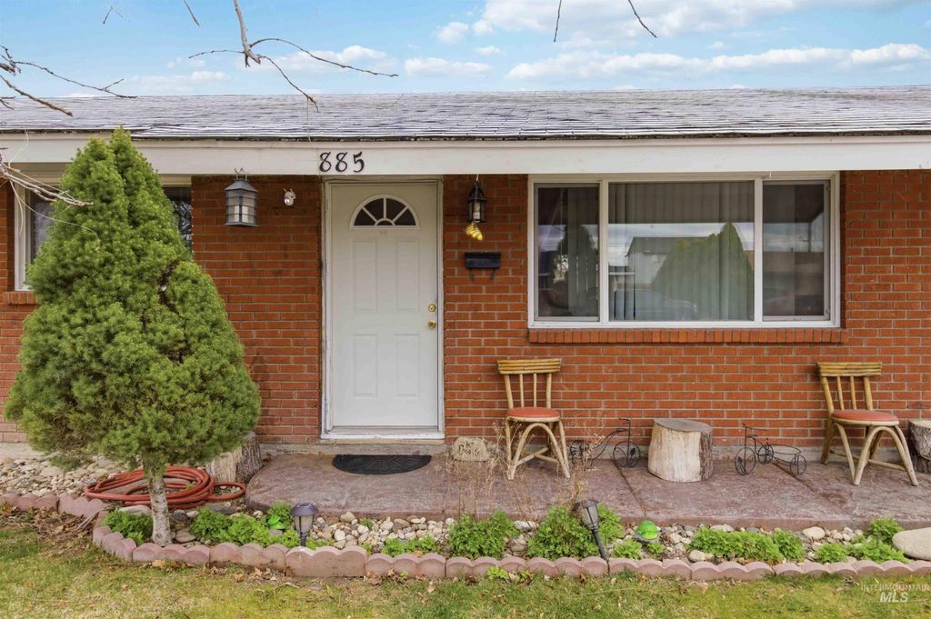 Photo of 885 E 17th N, Mountain Home, ID 83647 (MLS # 98977997)