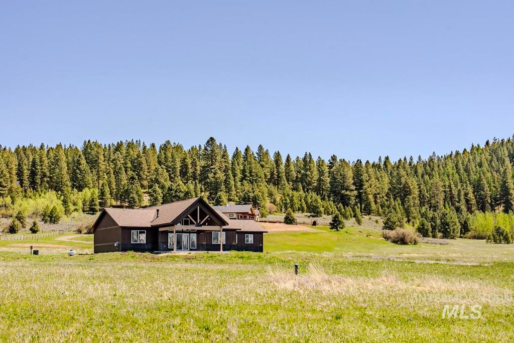 Photo of 55 Chisum Drive, Donnelly, ID 83615 (MLS # 98986597)