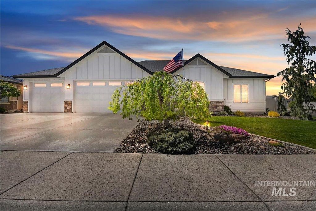 Photo of 921 N Mira Way, Star, ID 83669 (MLS # 98984452)