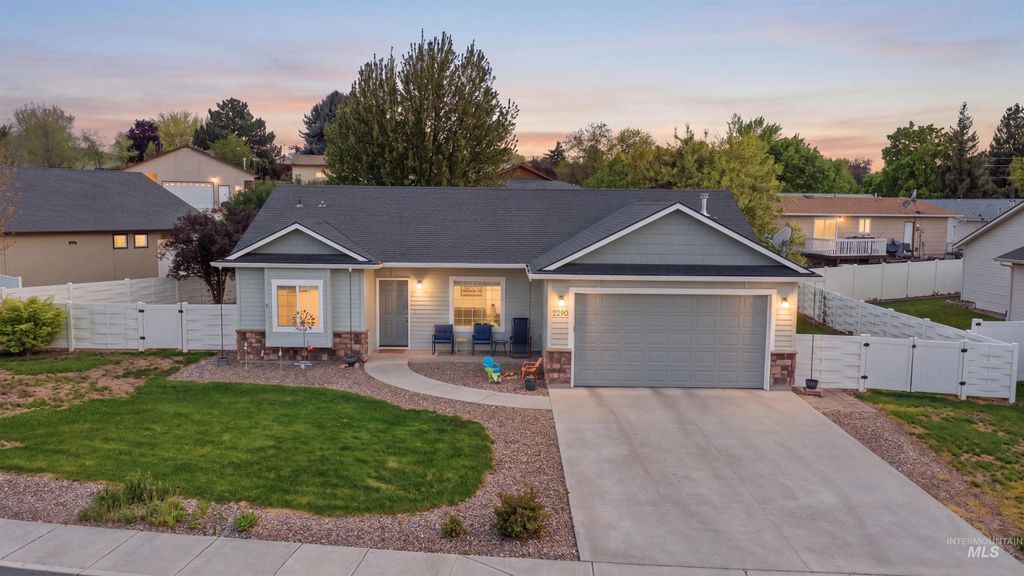 Photo of 2290 Vista Ave, Payette, ID 83661 (MLS # 98984796)