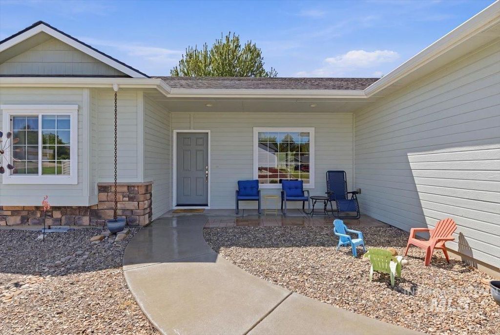 Photo of 2290 Vista Ave, Payette, ID 83661 (MLS # 98984796)
