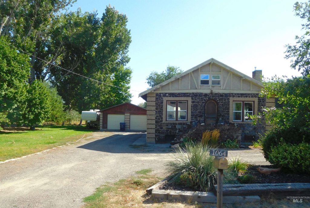 Photo of 1064 Maurice St, Twin Falls, ID 83301 (MLS # 98962997)