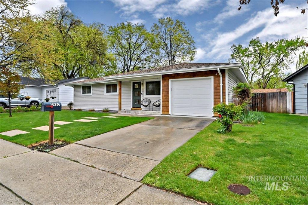 Photo of 2920 N Arthur St, Boise, ID 83703 (MLS # 98982361)