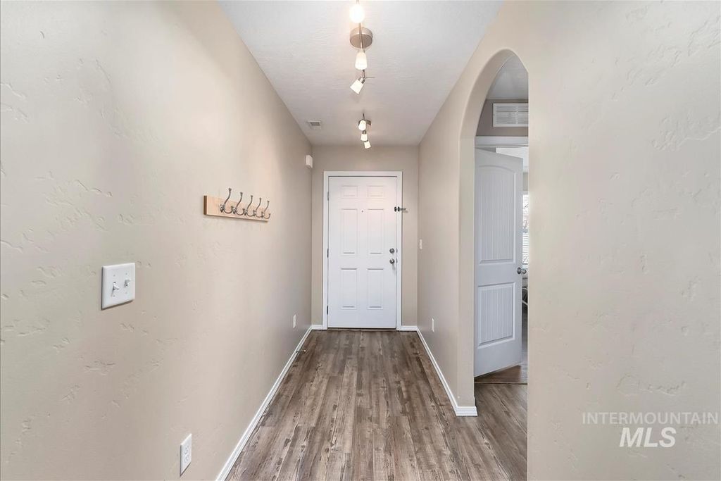 Photo of 19398 Wooley Creek Ave, Caldwell, ID 83605 (MLS # 98971933)