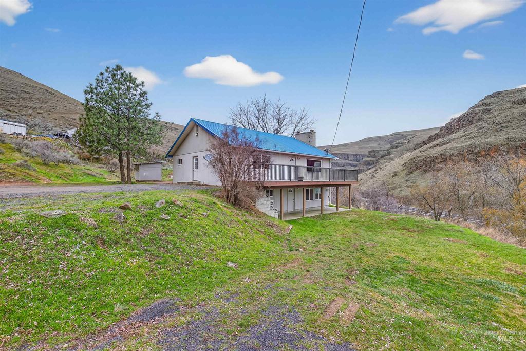 Photo of 8049 Asotin Creek Road, Asotin, WA 99402 (MLS # 98972933)