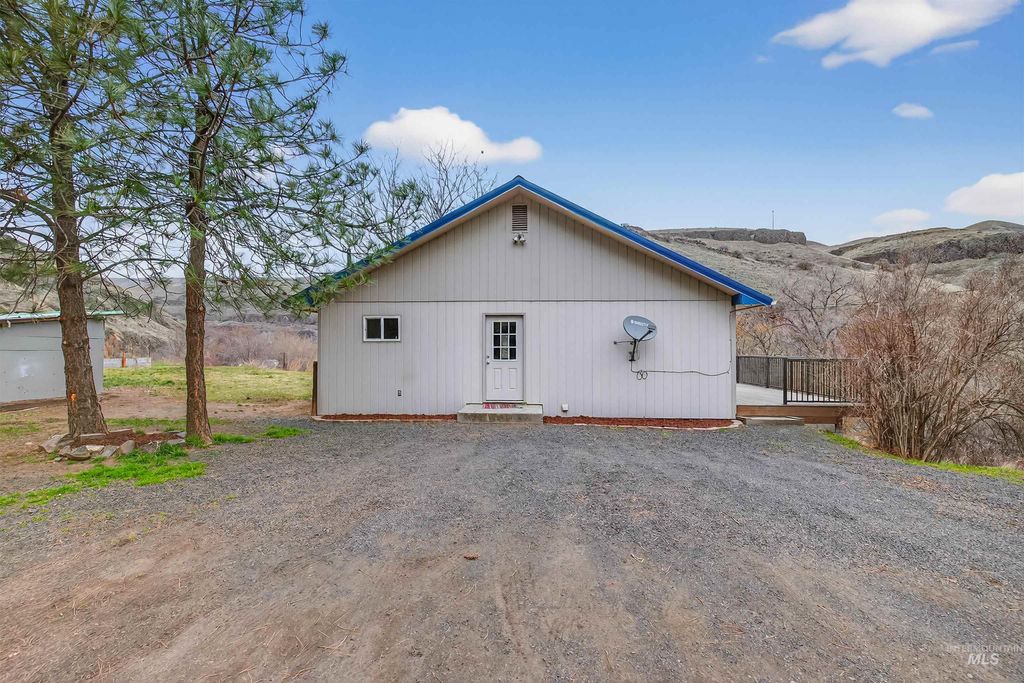 Photo of 8049 Asotin Creek Road, Asotin, WA 99402 (MLS # 98972933)
