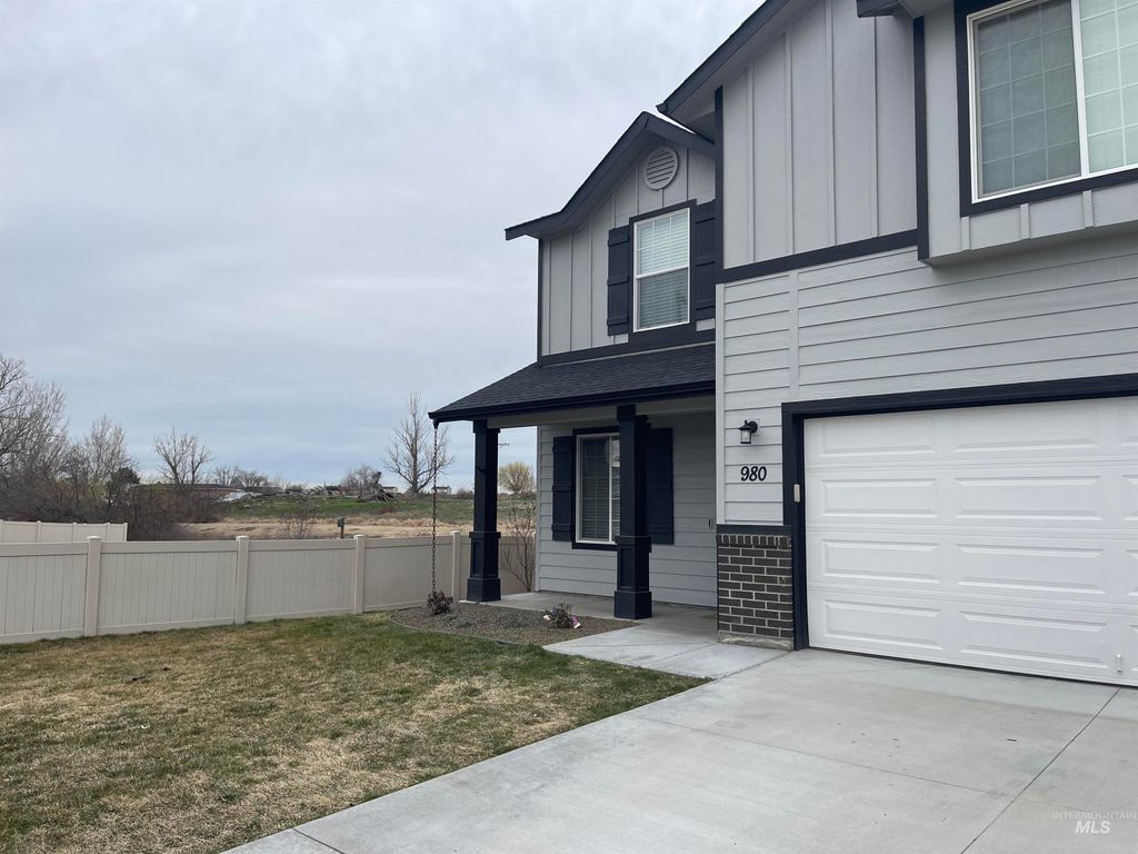 Photo of 980 E Yaquina Bay Dr, Nampa, ID 83686 (MLS # 98977964)
