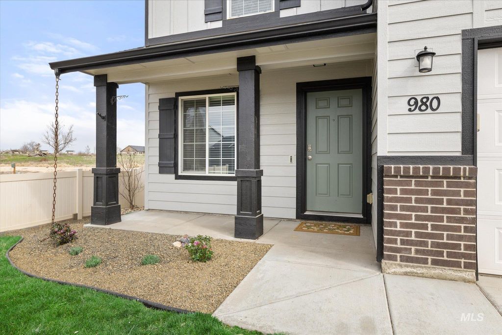 Photo of 980 E Yaquina Bay Dr, Nampa, ID 83686 (MLS # 98977964)