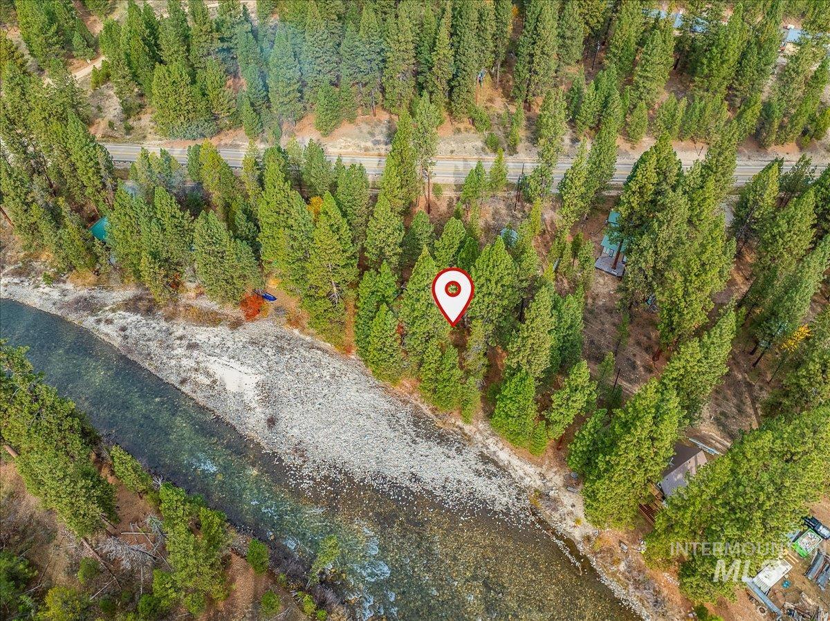 Aerial view of property and surrounding area