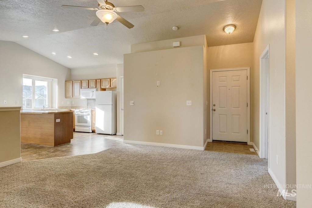 Photo of 816 Sioux Ave, Emmett, ID 83617 (MLS # 98971675)