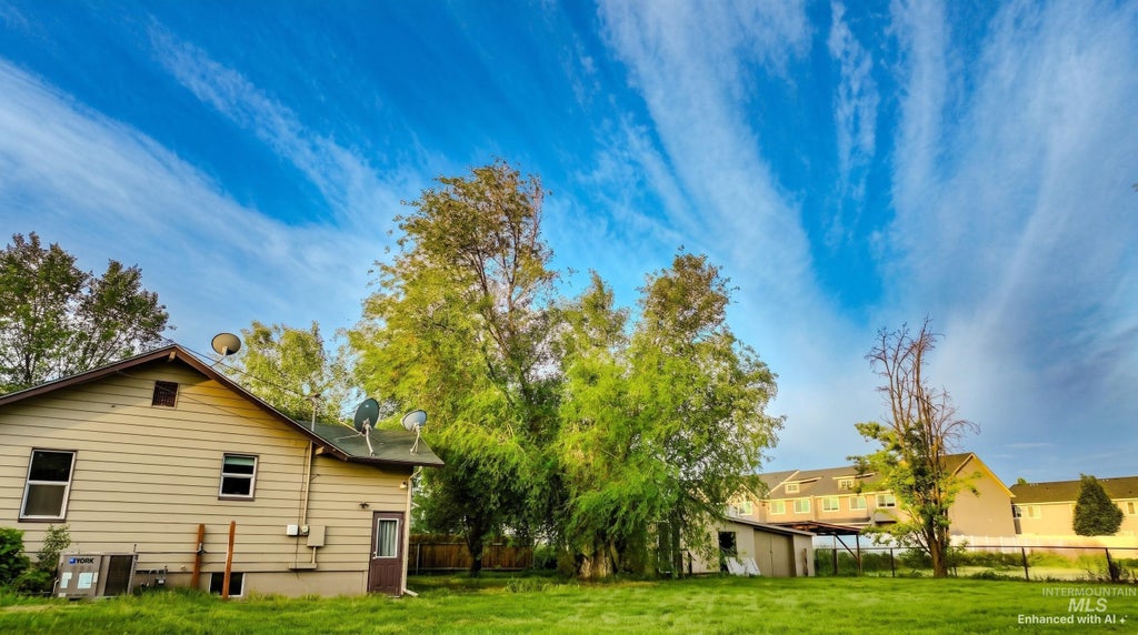 Photo of 1157 S Powerline Rd, Nampa, ID 83686 (MLS # 99005112)