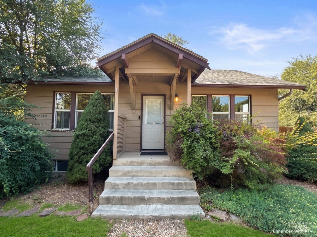 Photo of 1157 S Powerline Rd, Nampa, ID 83686 (MLS # 99005112)