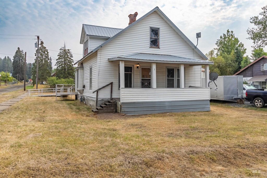Photo of 310 2nd Ave, Bovill, ID 83806 (MLS # 98964776)