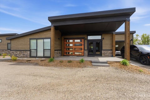 Photo of 362 W London St, Middleton, ID 83644 (MLS # 98991712)