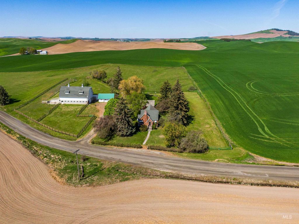 Photo of 1405 Duffield Flat Rd, Potlatch, ID 83855 (MLS # 98986067)