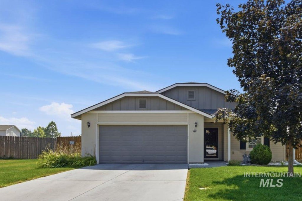 Photo of 42 S Lemhi Drive, Nampa, ID 83651 (MLS # 98995263)