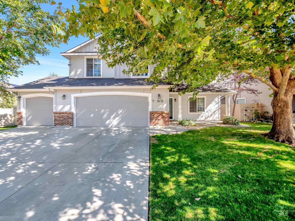 Photo of 3676 S Ascaino Ave, Meridian, ID 83642 (MLS # 98985631)