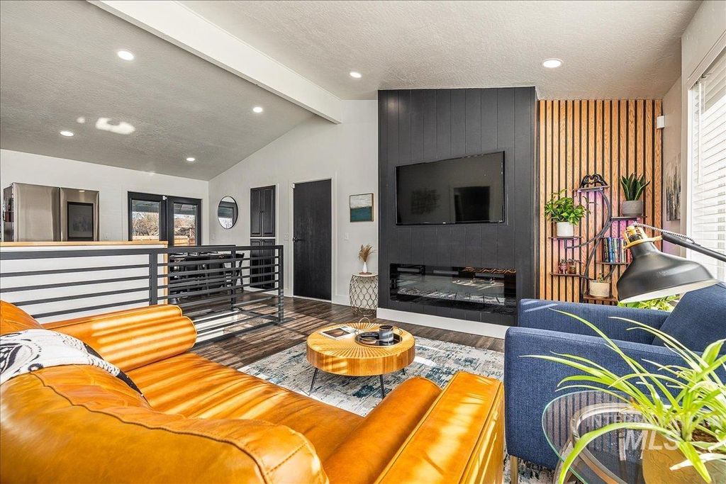 Photo of 8146 W Hummel Drive, Boise, ID 83709 (MLS # 98974689)