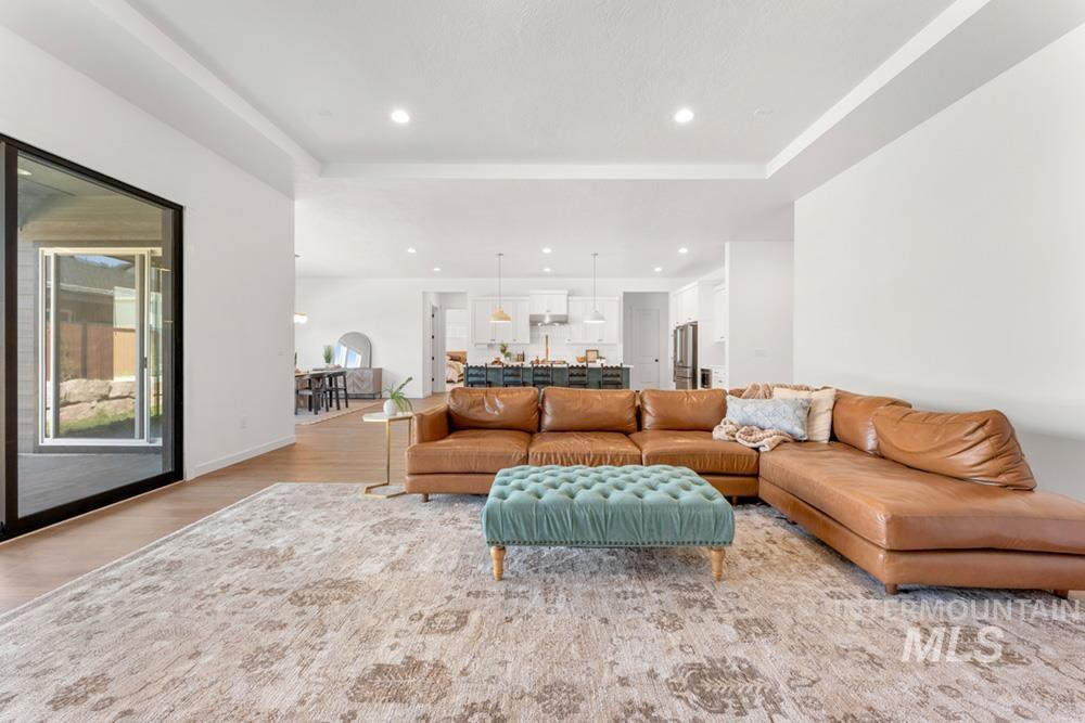 3821 N San Carlos Pl