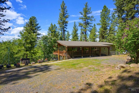 Photo of 79 Sunset Loop, Cascade, ID 83611 (MLS # 98994955)