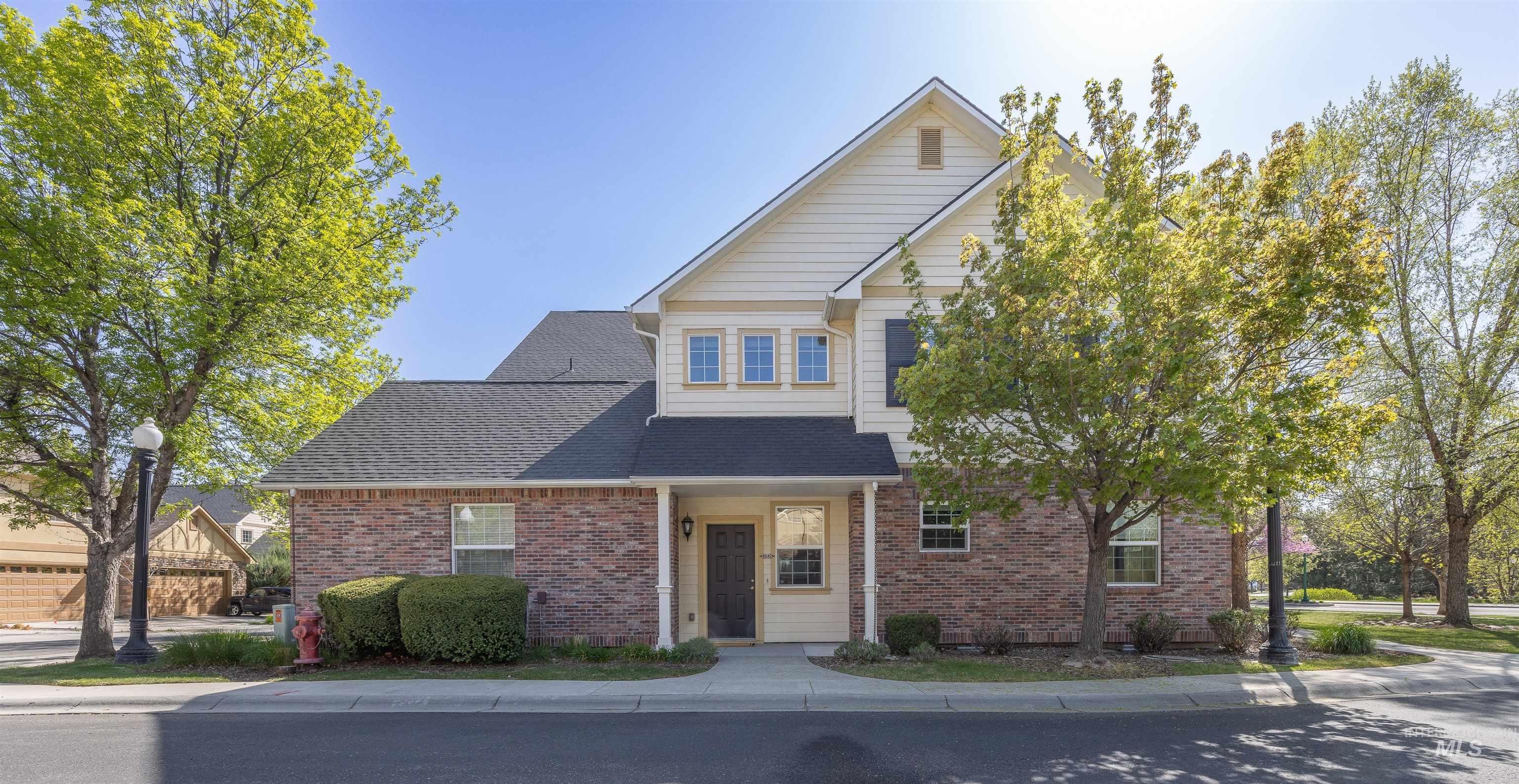 1148 E Winding Creek Dr