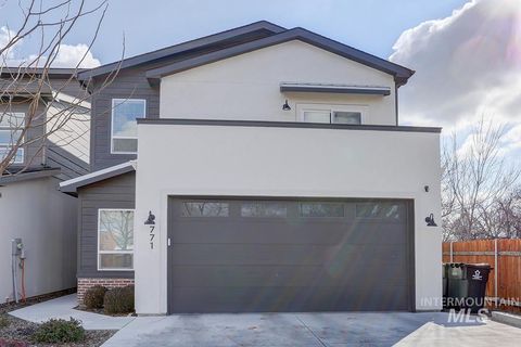 Photo of 771 E Bissett St, Meridian, ID 83642 (MLS # 98976550)