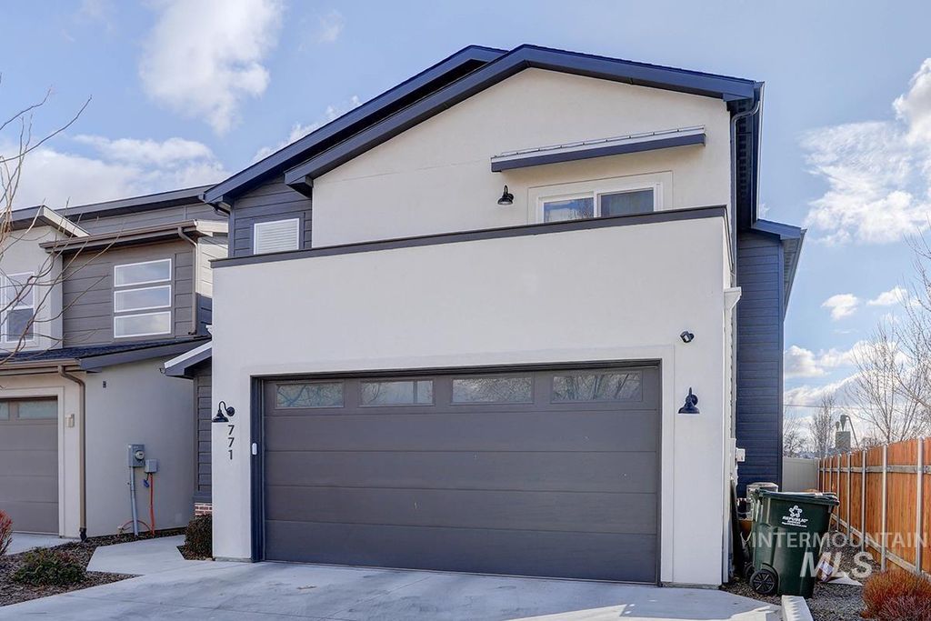 Photo of 771 E Bissett St, Meridian, ID 83642 (MLS # 98976550)