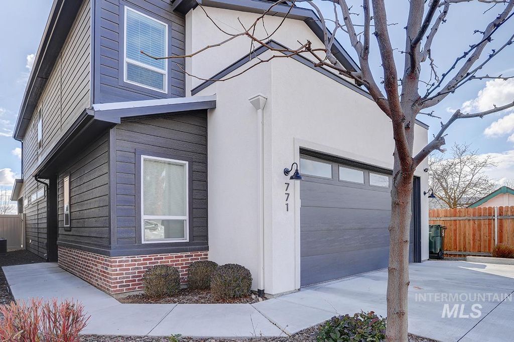 Photo of 771 E Bissett St, Meridian, ID 83642 (MLS # 98976550)