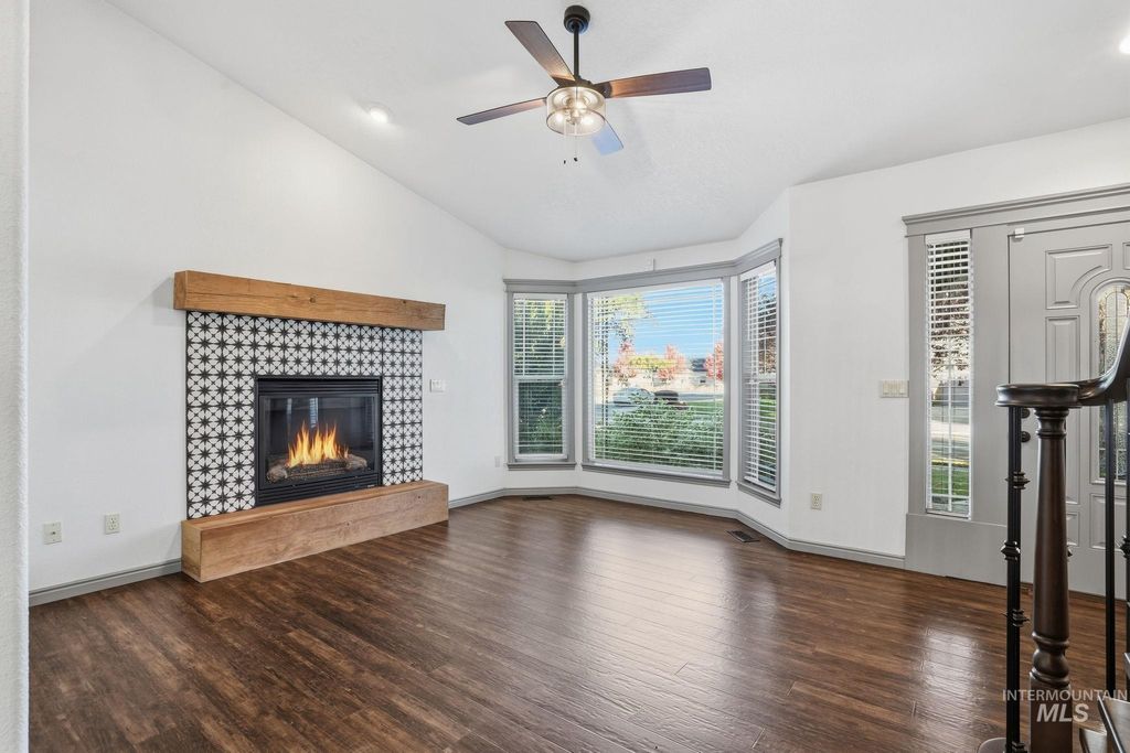 Photo of 2031 W Boulder Bar Dr, Meridian, ID 83646 (MLS # 98966740)