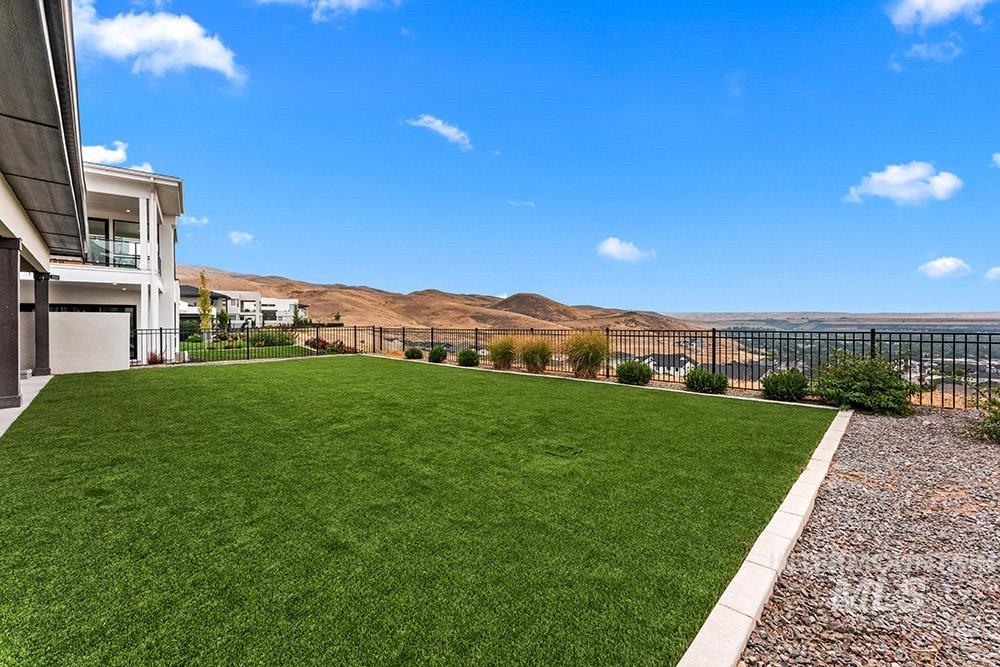 5899 E Marmount Court