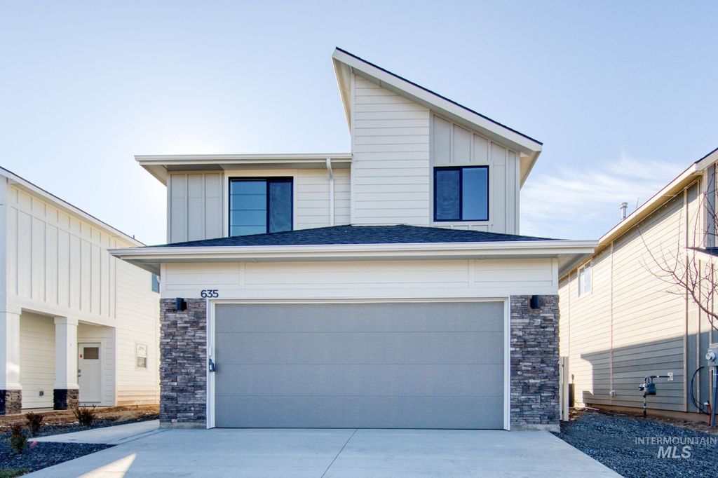 Photo of 236 Caribou Ct, Horseshoe Bend, ID 83629 (MLS # 98968138)