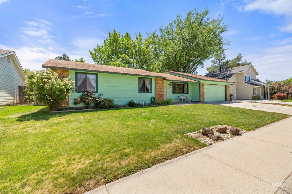 Photo of 1433 W Claire St, Meridian, ID 83646 (MLS # 98991405)