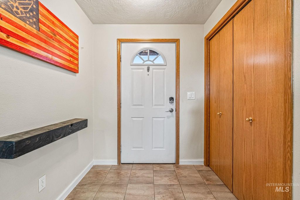 Photo of 175 Del Mar St, Mountain Home, ID 83647 (MLS # 98972787)