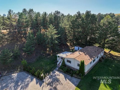 Photo of 609 N Almon St #2011, Moscow, ID 83843 (MLS # 98963087)