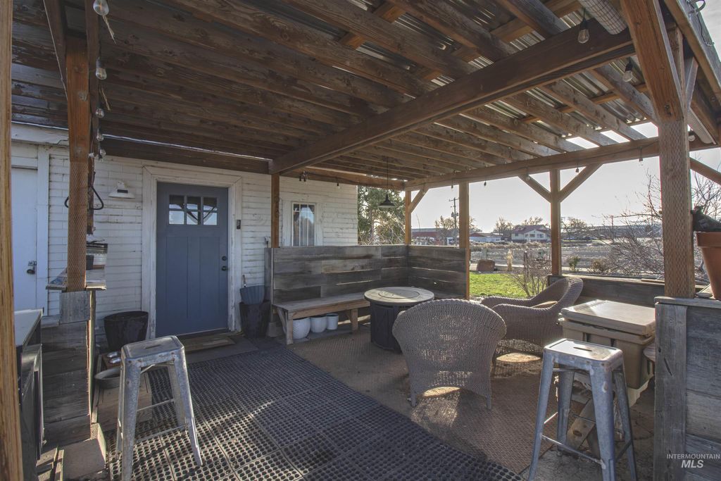 Photo of 5805 Custer Road, New Plymouth, ID 83655 (MLS # 98970755)