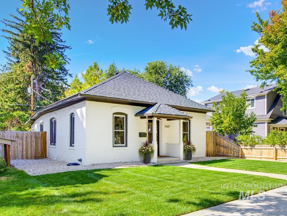Photo of 1607 N 16th St, Boise, ID 83702 (MLS # 99001123)