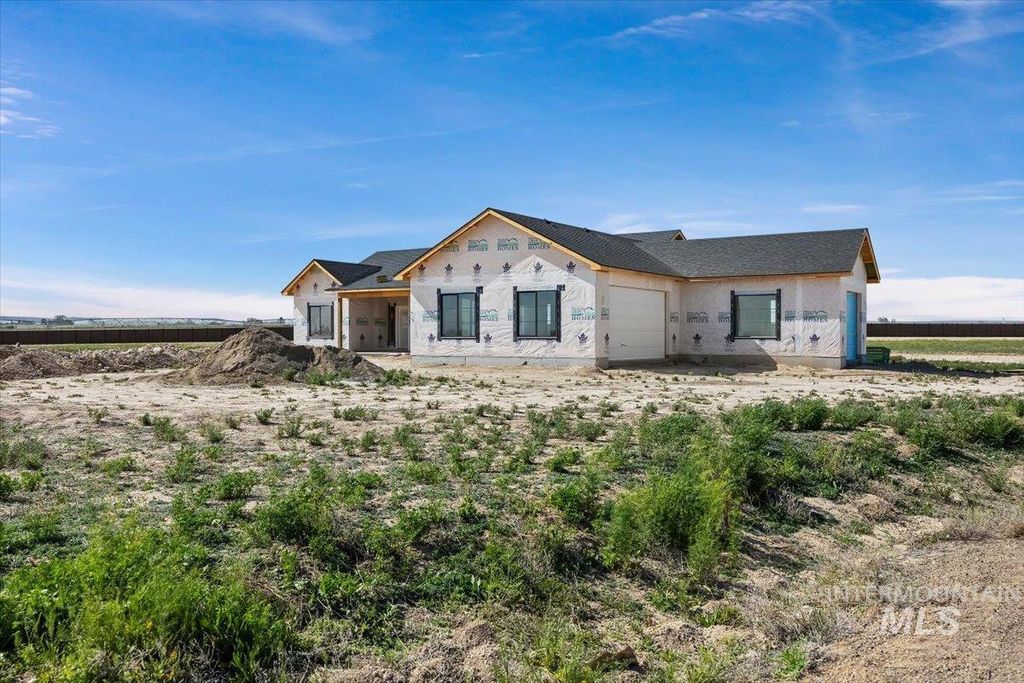 Photo of 3705 N 2416 E, Filer, ID 83328 (MLS # 98985109)