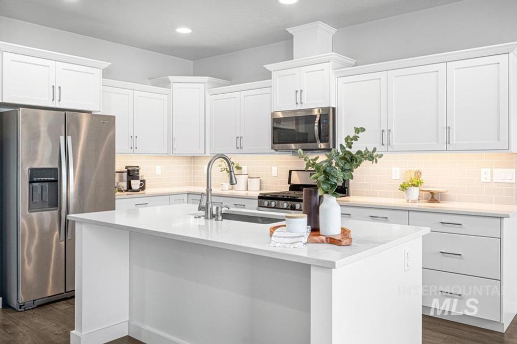 Photo of 6426 W Saxton Ave, Boise, ID 83714 (MLS # 98971006)