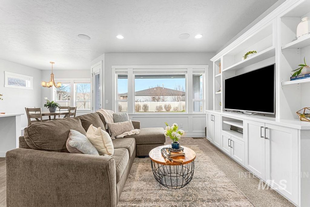 Photo of 6426 W Saxton Ave, Boise, ID 83714 (MLS # 98971006)