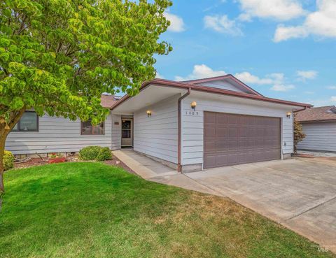Photo of 1409 29th St, Lewiston, ID 83501 (MLS # 98953308)