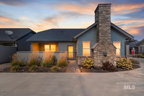 4241 E BELLINA LN, MERIDIAN, ID 83642 - Image c9c5e10bdf0e5ea35b54c411321d9db5/2346939964