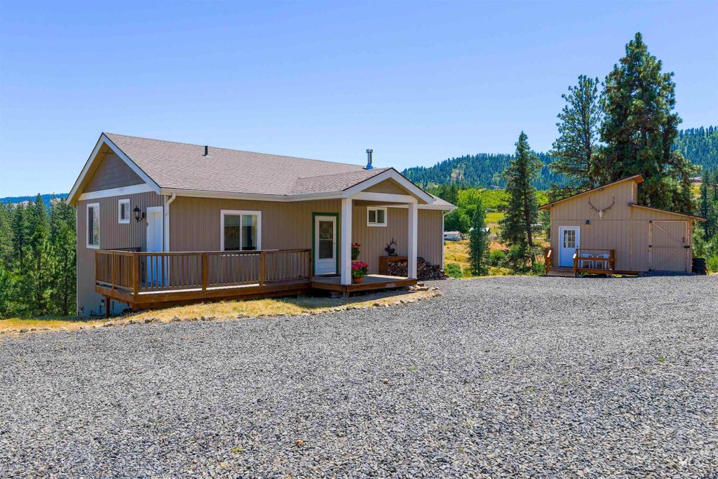 Photo of 19225 Arabian Ln, Lenore, ID 83541 (MLS # 98957218)