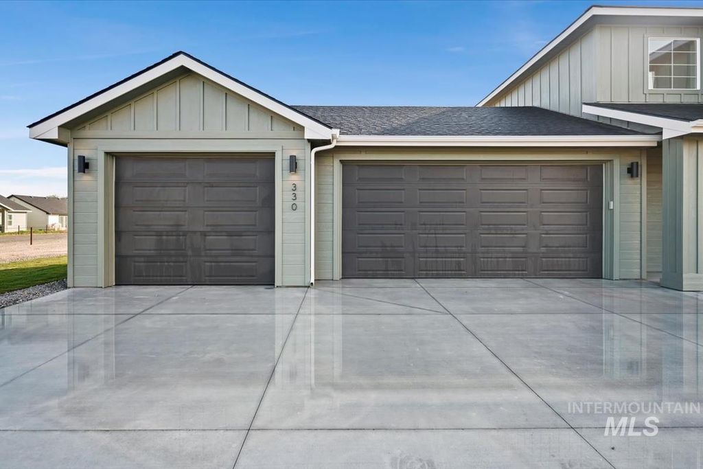 Photo of 330 Packer Ln, Homedale, ID 83628 (MLS # 98962952)