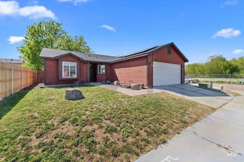 Photo of 3004 Sandstone Pl, Caldwell, ID 83605 (MLS # 98946706)