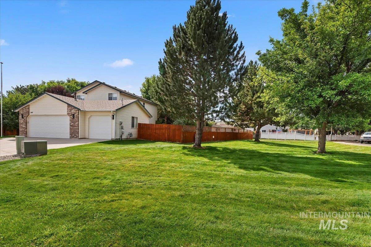 1747 N Four Point Pl